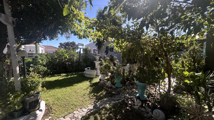 4 Bedroom Property for Sale in Sunningdale Western Cape